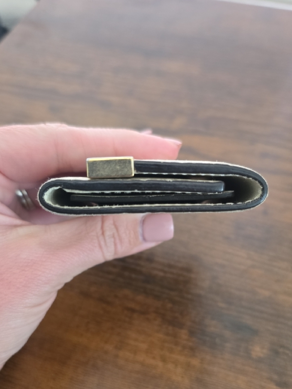 Gucci Cream Monogram Leather Key Holder - Picture 5 of 11